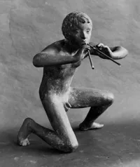 Martin Mayer: Flötenspieler. 1966, Bronze, Höhe 54 cm